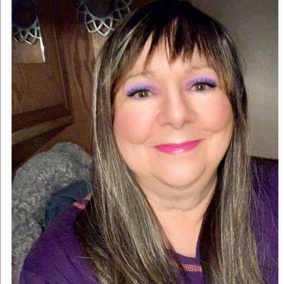 Meet your Posher, Laurie - Picture 2 of 2